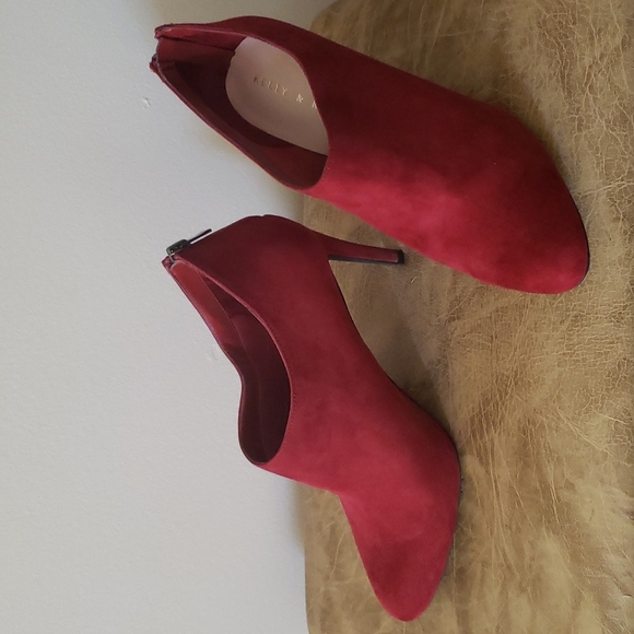 Kelly & Katie Red Booties, 9.5 - Picture 2 of 4